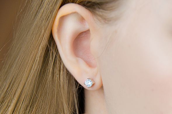 Silver earrings with transparent cubic zirconia