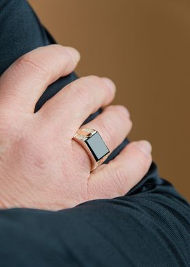 Чоловічий cрібний перстень з чорним оніксом