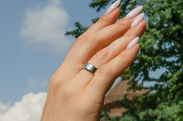 Silver wedding ring with rhodium plating