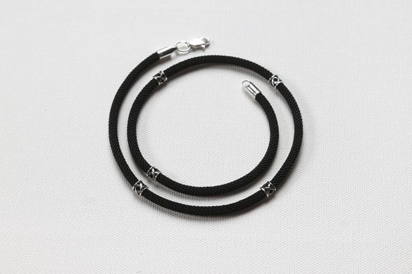 Silk cord with silver insert and lock